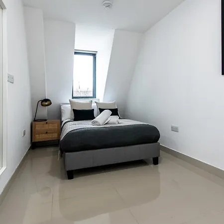 3-br In Prime Centre * Leeds (West Yorkshire)