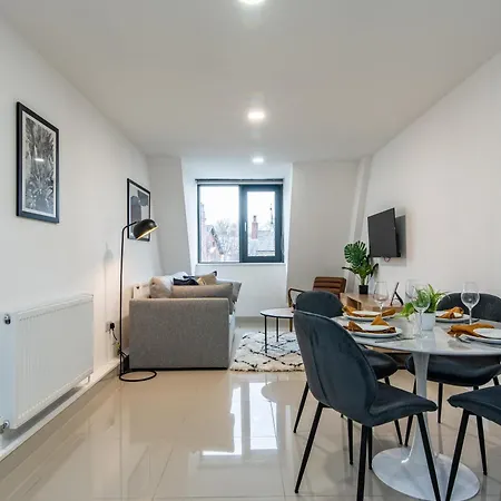 3-br In Prime Centre Apartment Leeds (West Yorkshire)