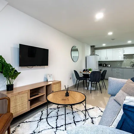 Apartment 3-br In Prime Leeds Centre